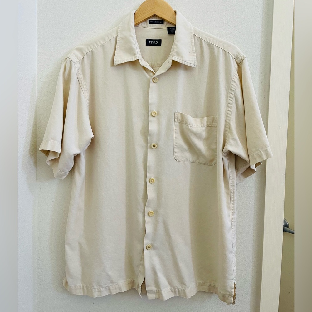 IZOD Men's short-sleeve button-up shirt in cream color made of SILK size large
